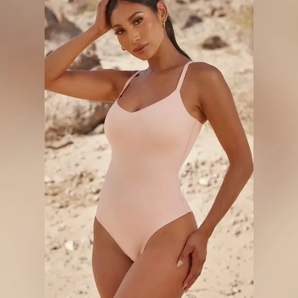 🌸 NWT! Pinsy Hourglass Shapewear Bodysuit