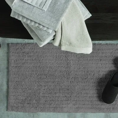 Anti-Slip Ribbed Bath Mat | 20x34�