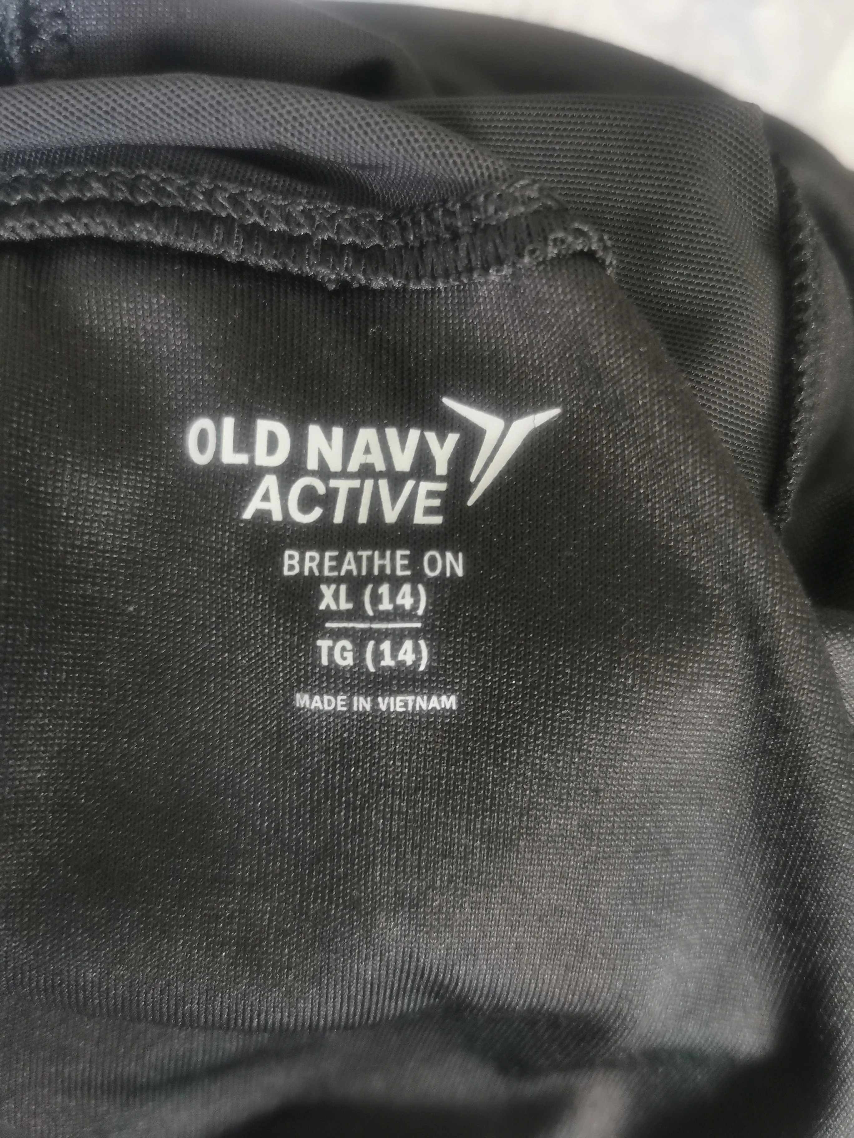 GIRL SIZE XL (14 YEARS) - OLD NAVY Active, Breath On Athletic Top EUC B15