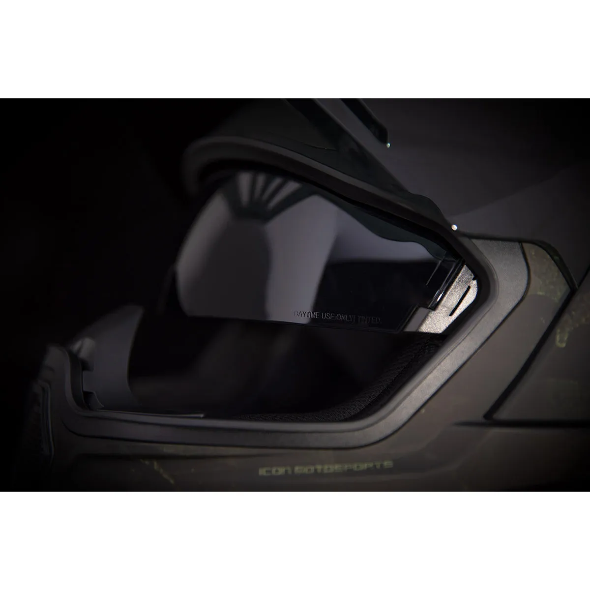 ICON Airflite™ Demo MIPS® Helmet