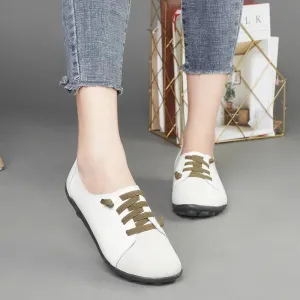 Ladies flat sneakers