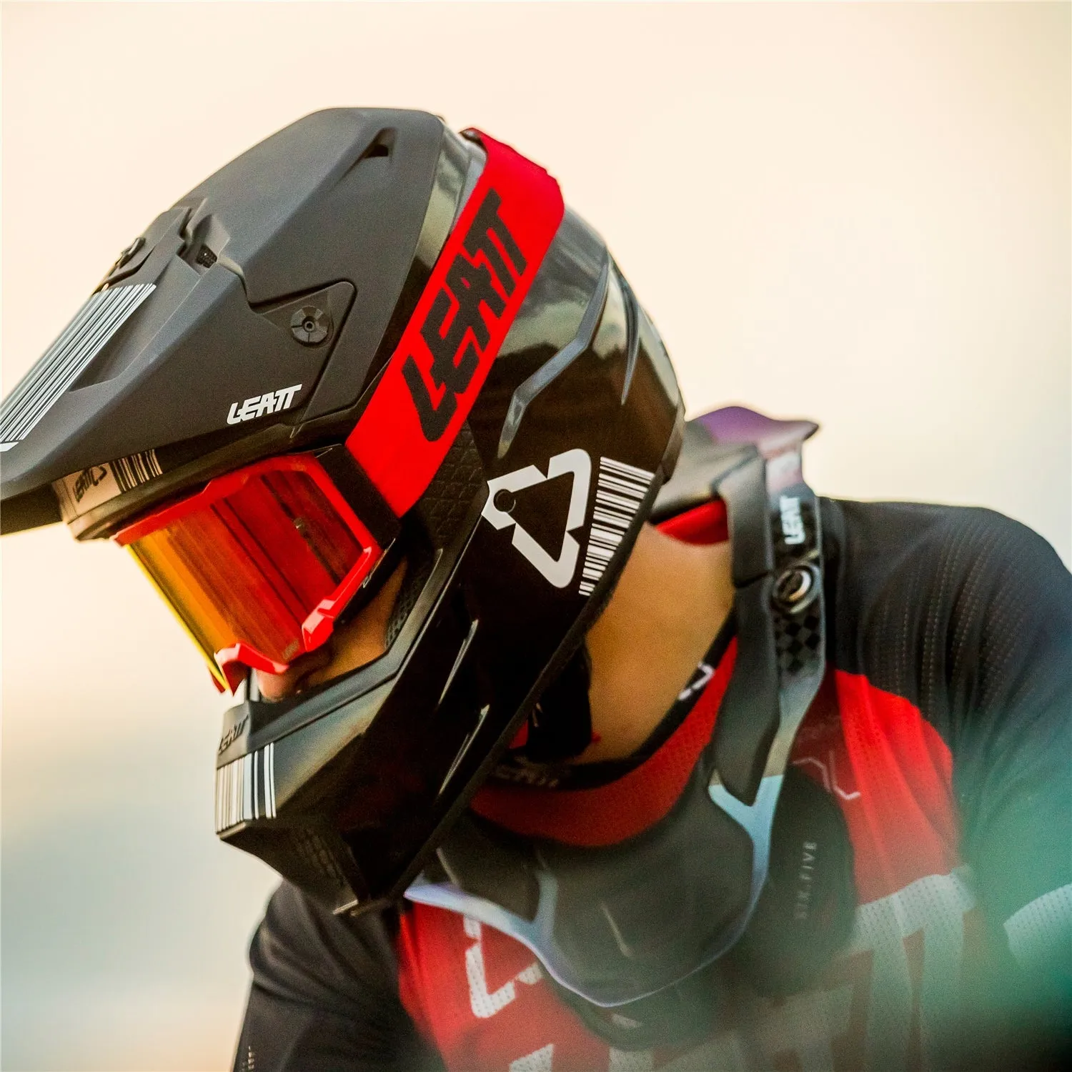 Leatt Velocity 5.5 Iriz Goggles with Anti-Fog Double Lens 2023