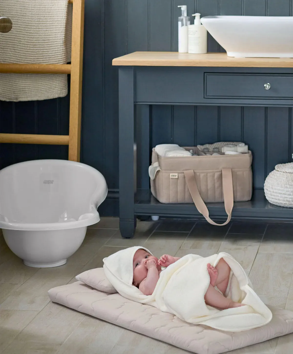 Mamas & Papas Baby Bath – White/Grey