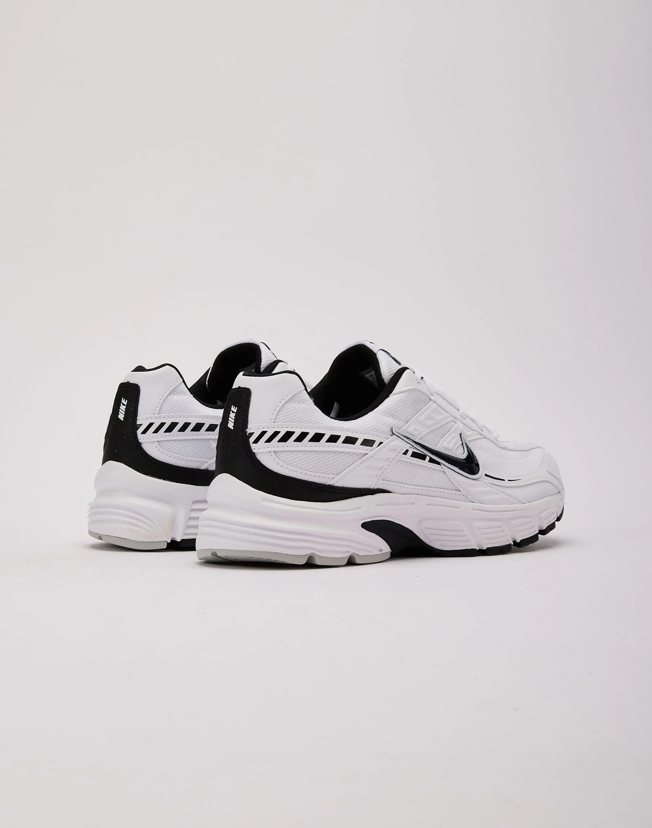 Nike Initiator