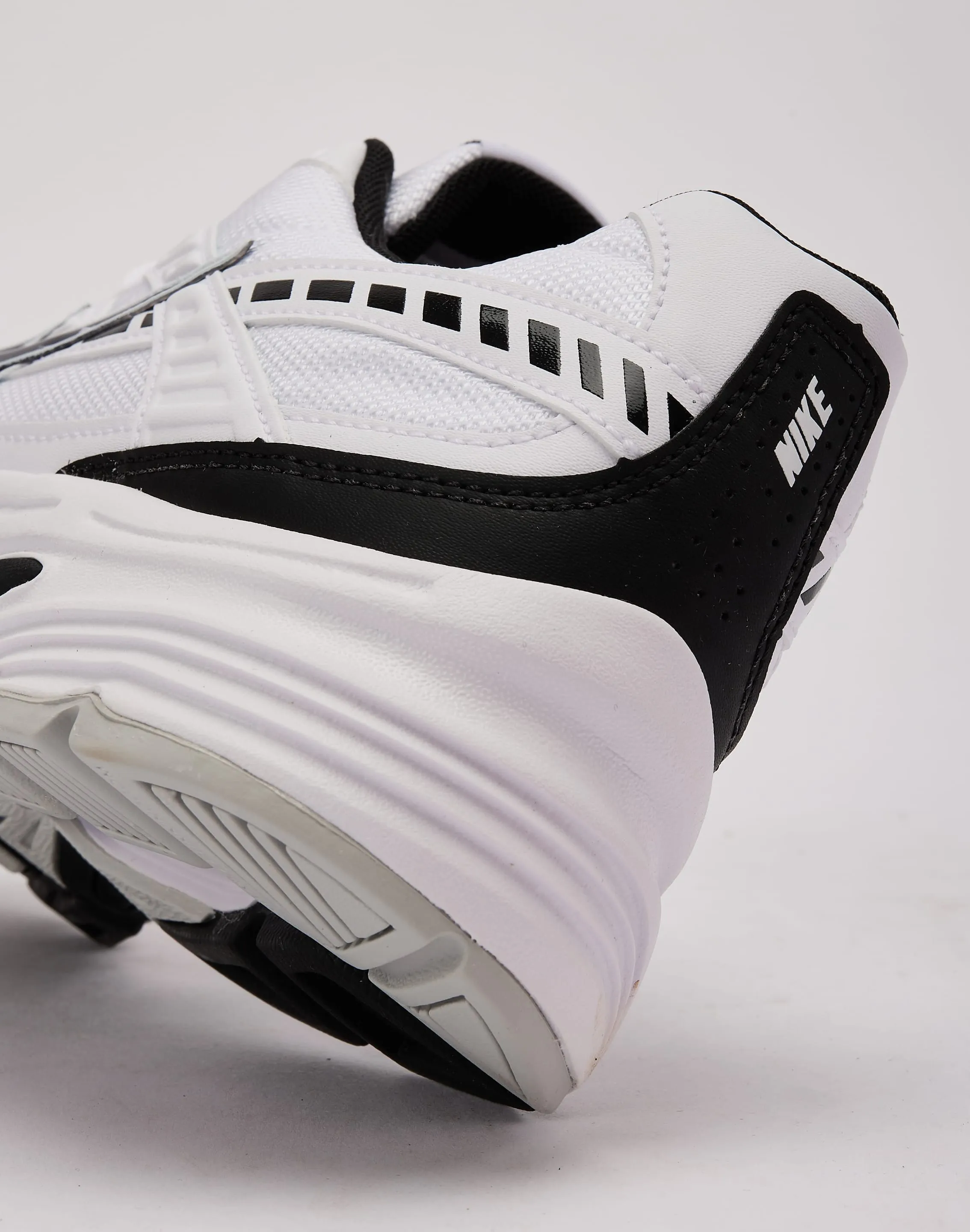 Nike Initiator