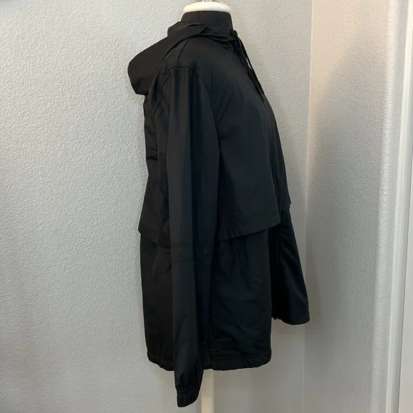 Nike Sportswear Repel Essentials Black/Black/White Hooded Windbreaker Size Med