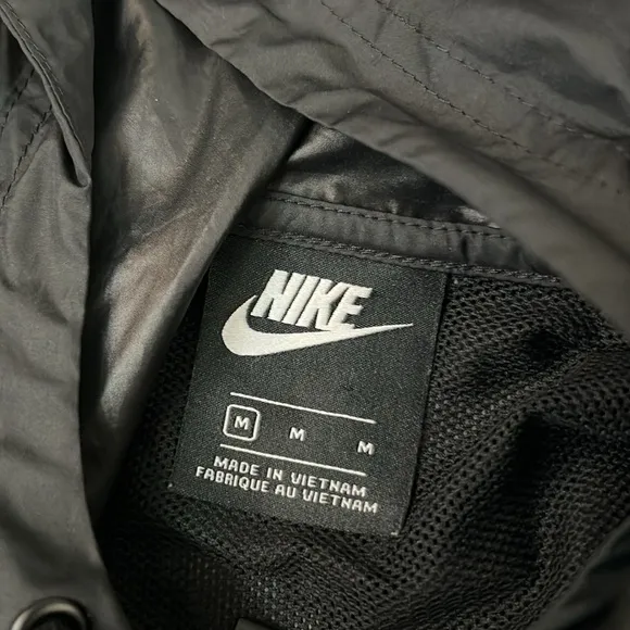 Nike Sportswear Repel Essentials Black/Black/White Hooded Windbreaker Size Med
