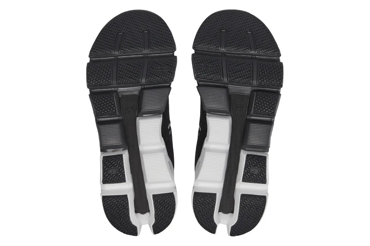 On Cloudflyer 4 D Black/White Womens