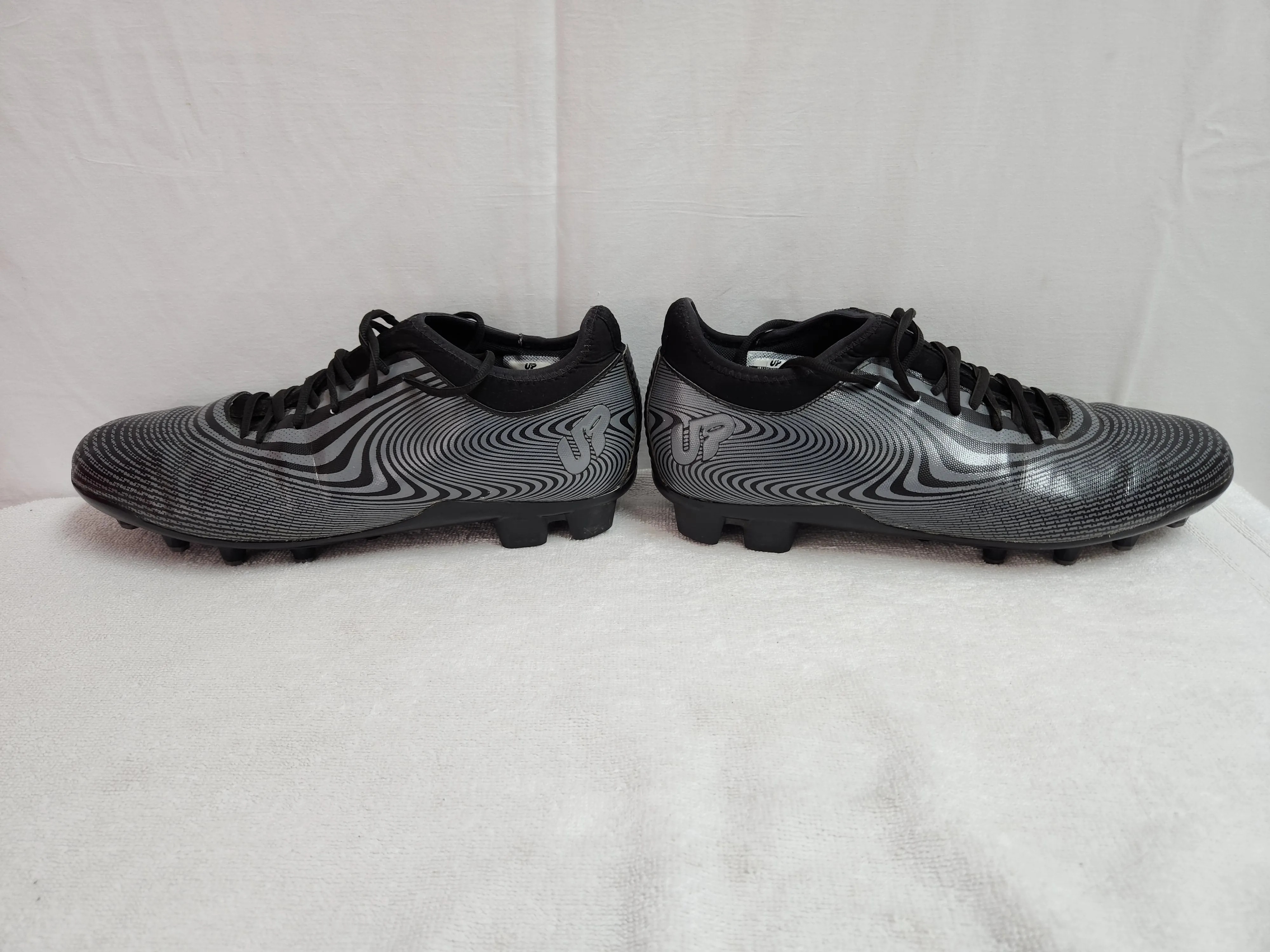 Rare Universe Point Men's Black Microfiber Ankle Cleats - Size: 13.5
